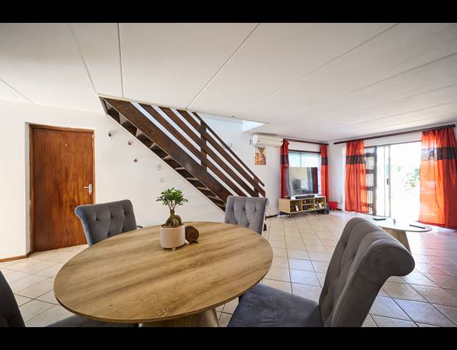4 BEDROOM HOUSE FOR SALE IN BARBEQUE DOWNS